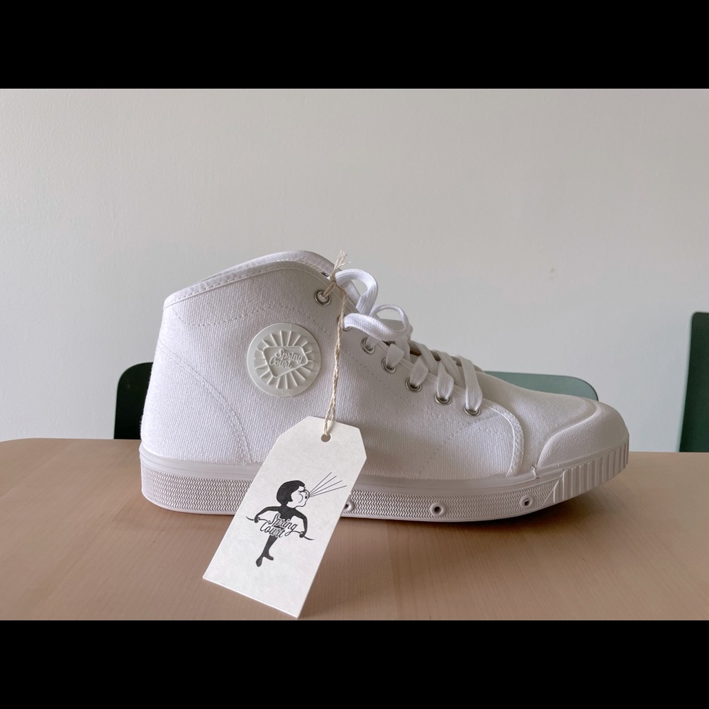 Brand new Spring Court Classic shoes